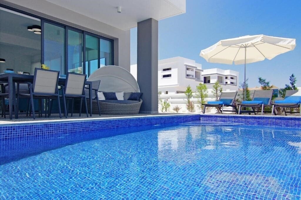 Фото Villa Melody 2*