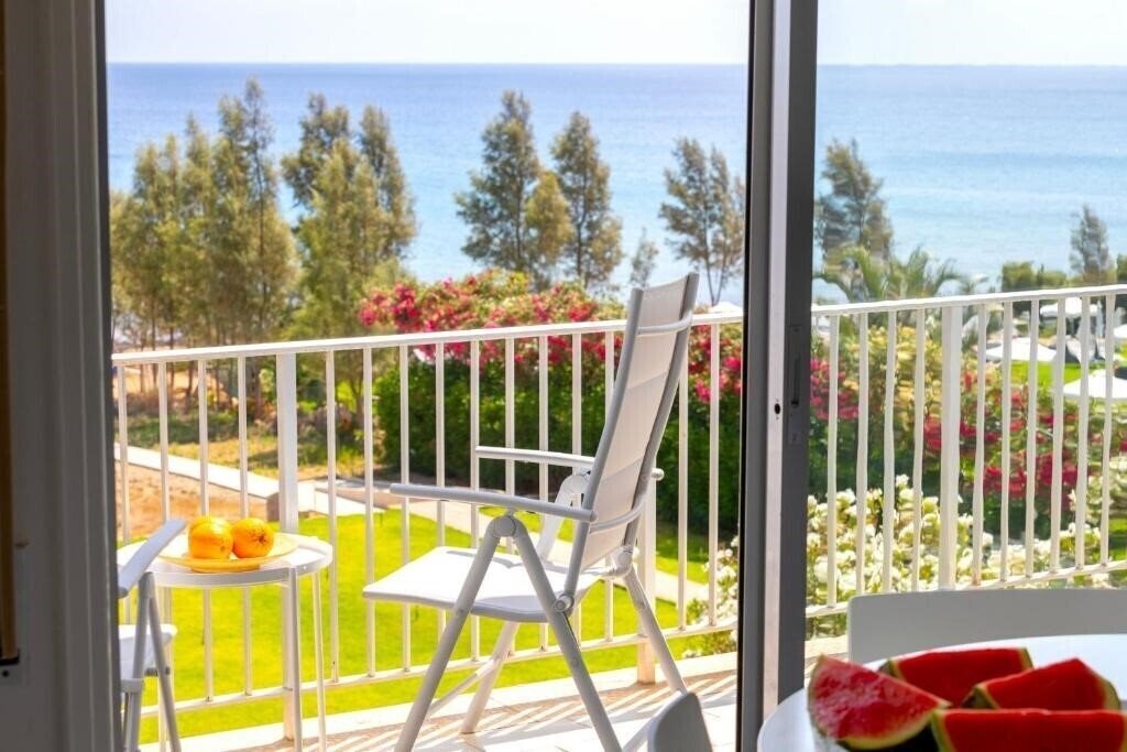 Картинка Protaras H2O Seafront Suite 3*