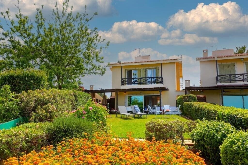 Готель Protaras Sirina Waterfront Villa 3*