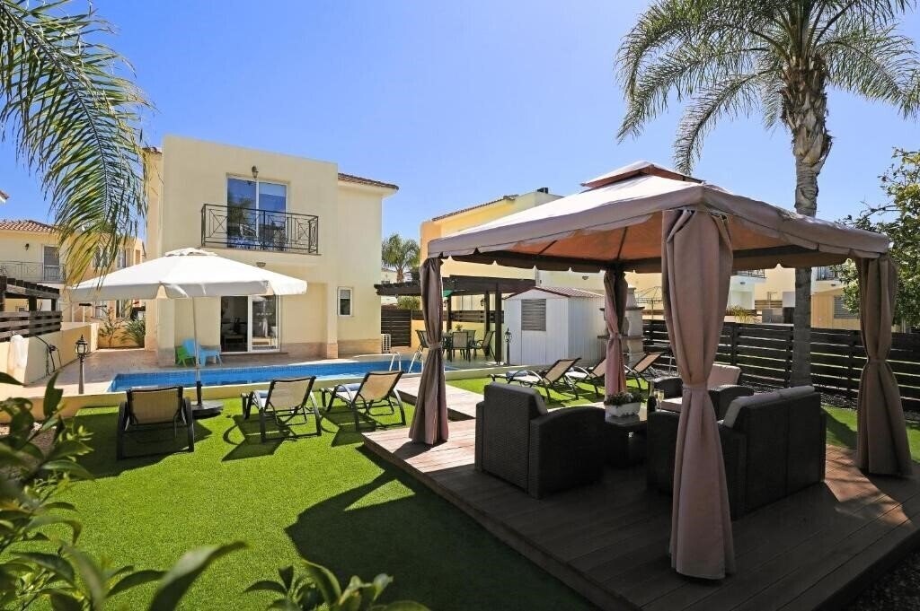 Фото Villa Crystalia - 350m From Kalamies Beach 3*