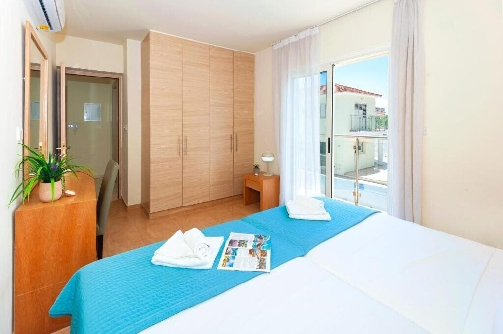 Фото Villa Aurora - 100m From Pernera Beach 3*