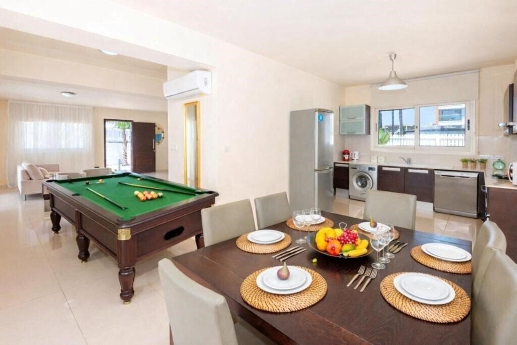 Картинка Villa Aurora - 100m From Pernera Beach 3*