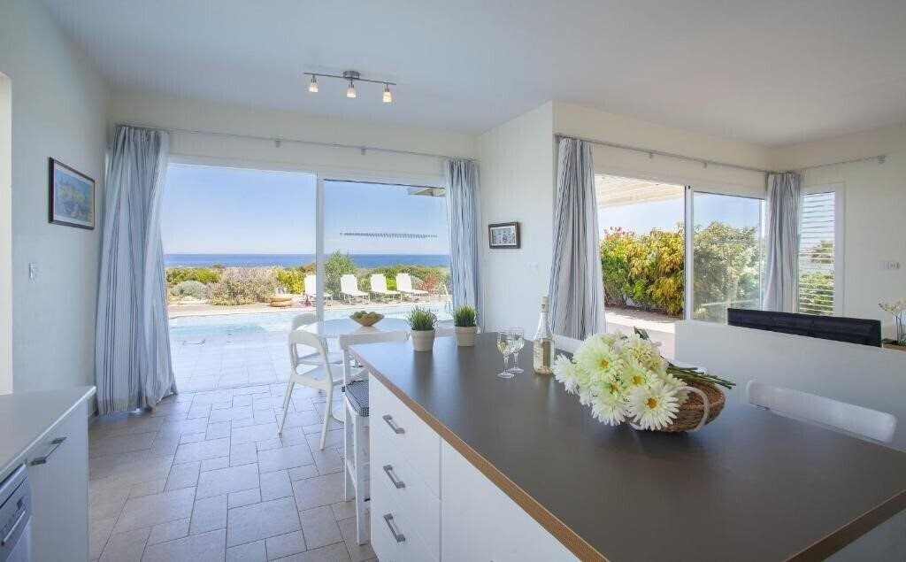Изображение Protaras Seafront Villa Melissa 3*