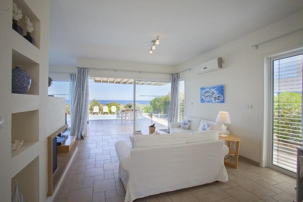 Картинка Protaras Seafront Villa Melissa 3*