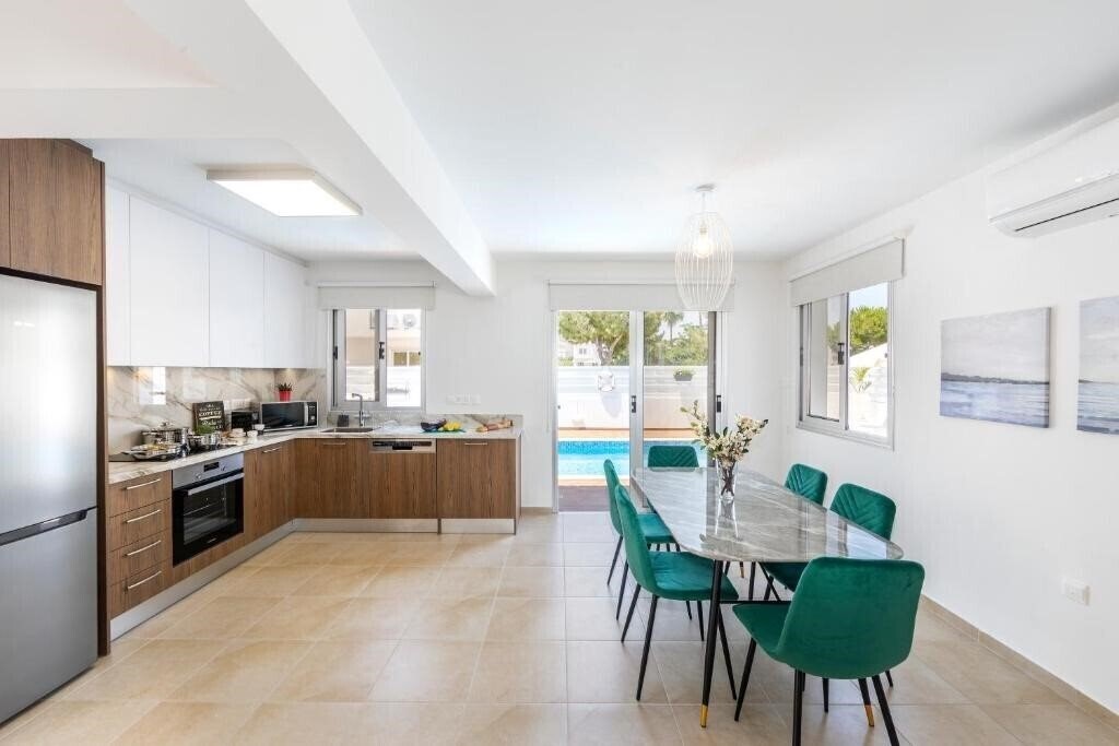 Картинка Villa Lantos Central Protaras 3*