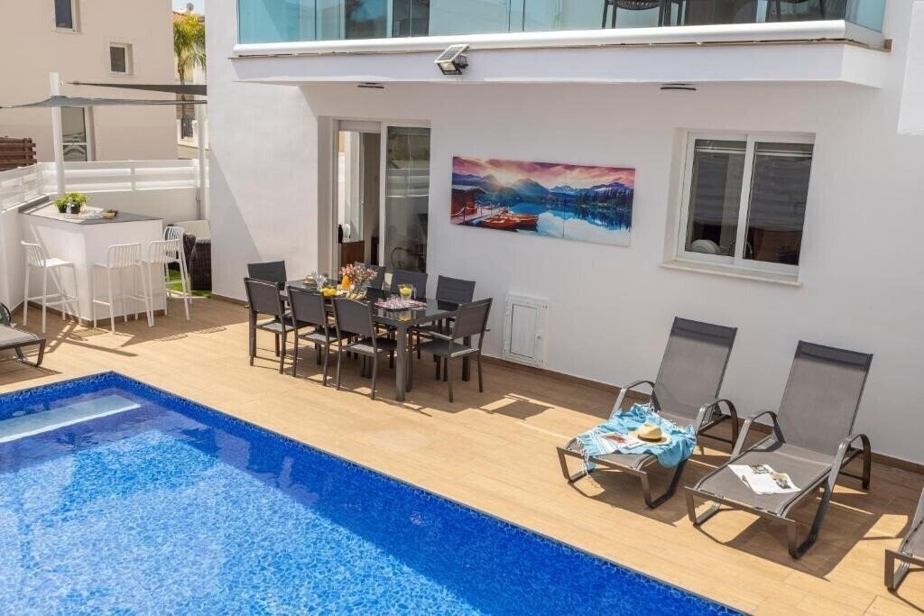 Картинка The Second Diamond Protara 2' Walk to Beach 3*