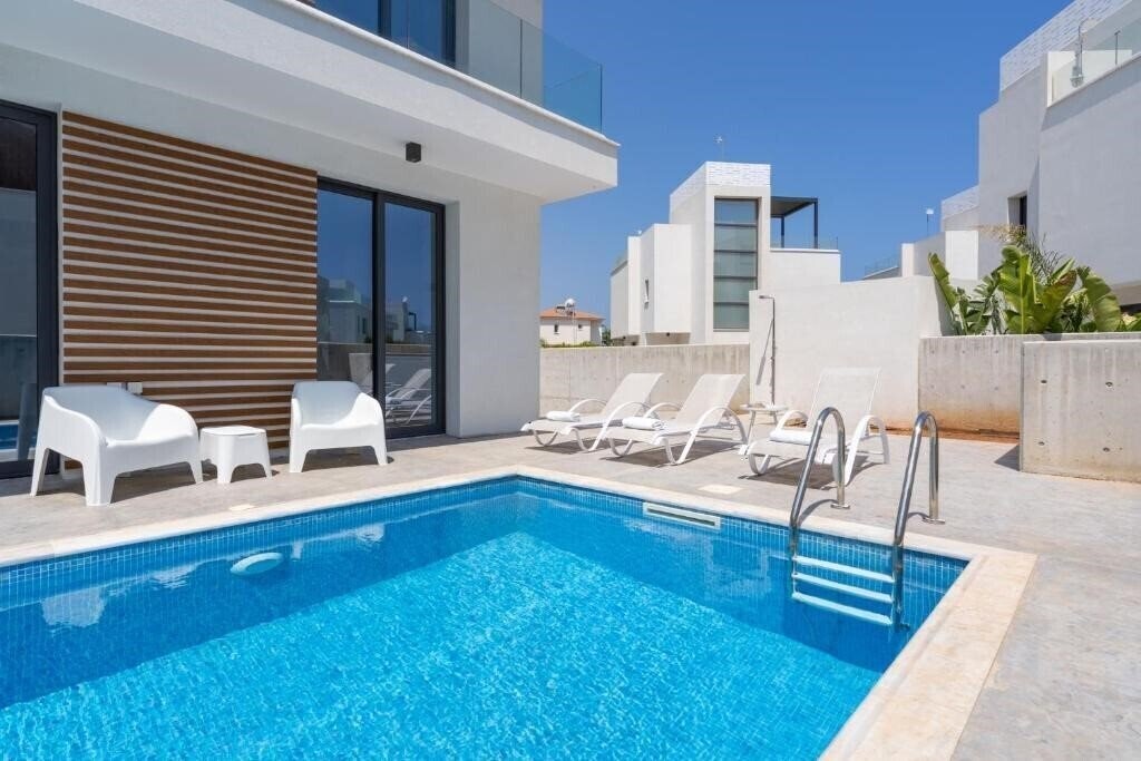 Отель Villa Flora's 3-BR Retreat & Private Pool in Protaras 3*