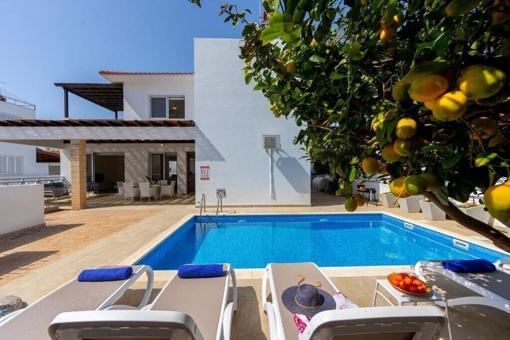 Изображение Protaras Sapphire Seaside Villa 3*