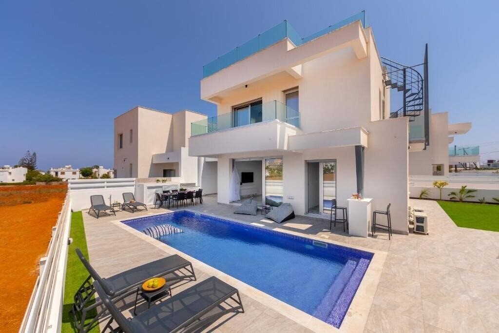 Отель Protaras Sol e Mar Villa 3 3*