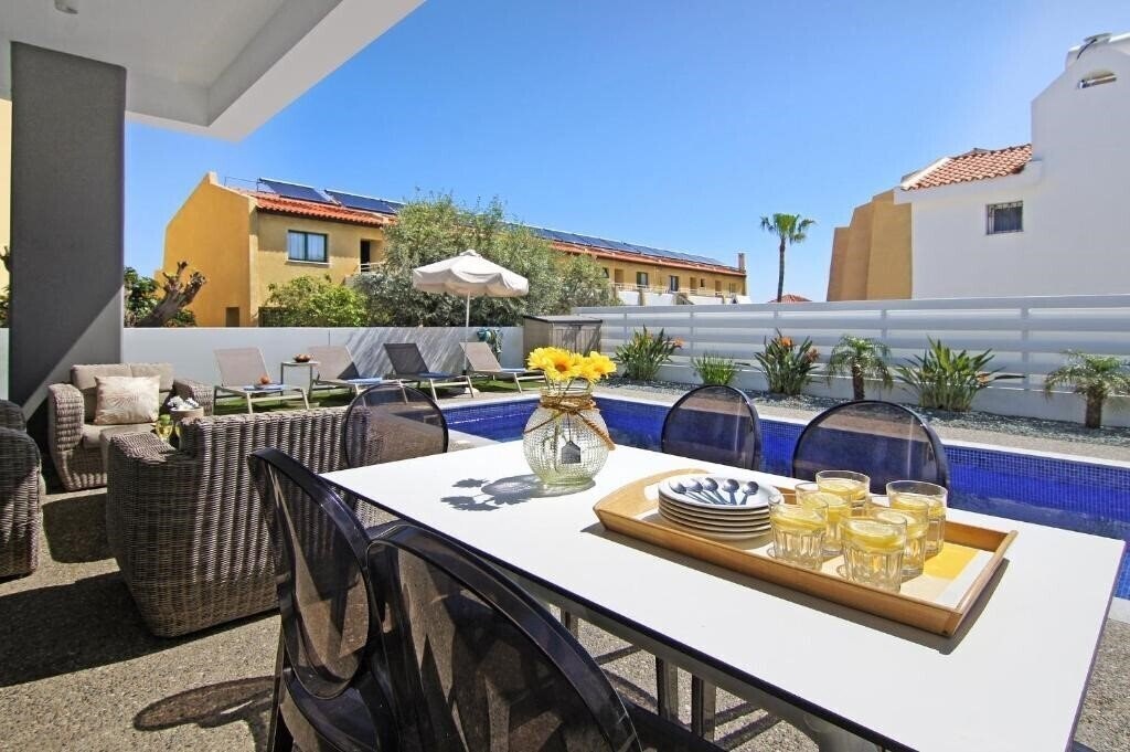 Фото Villa Megan 3*