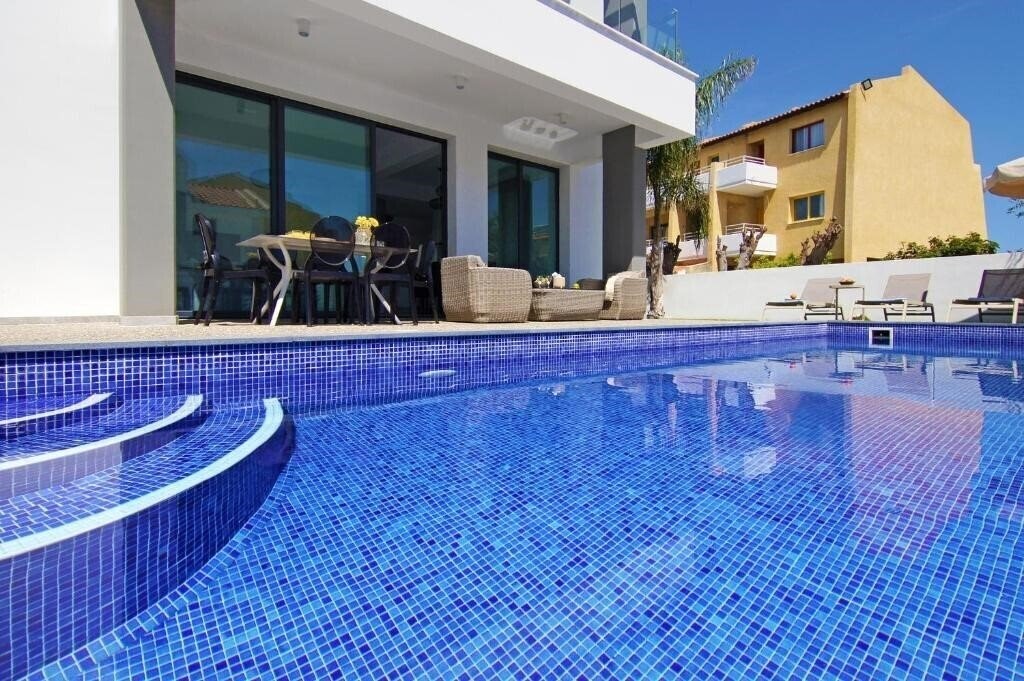 Фотография Villa Megan 3*
