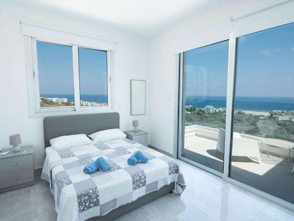 Фото Villa Clea, Stunning 4BDR Protaras Villa, Seaviews 3*