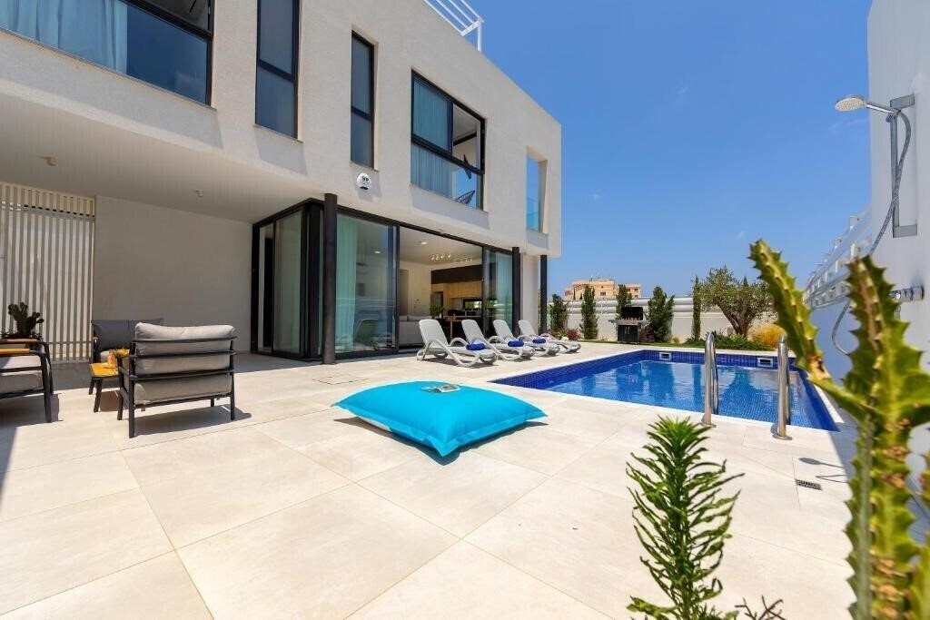 Отель Protaras Almaria Villa 16 3*
