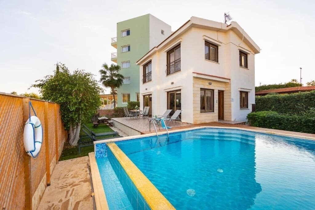 Готель Villa Buena Vista In Protaras 3*