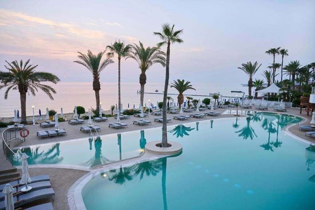 Готель Sunrise Beach 4*