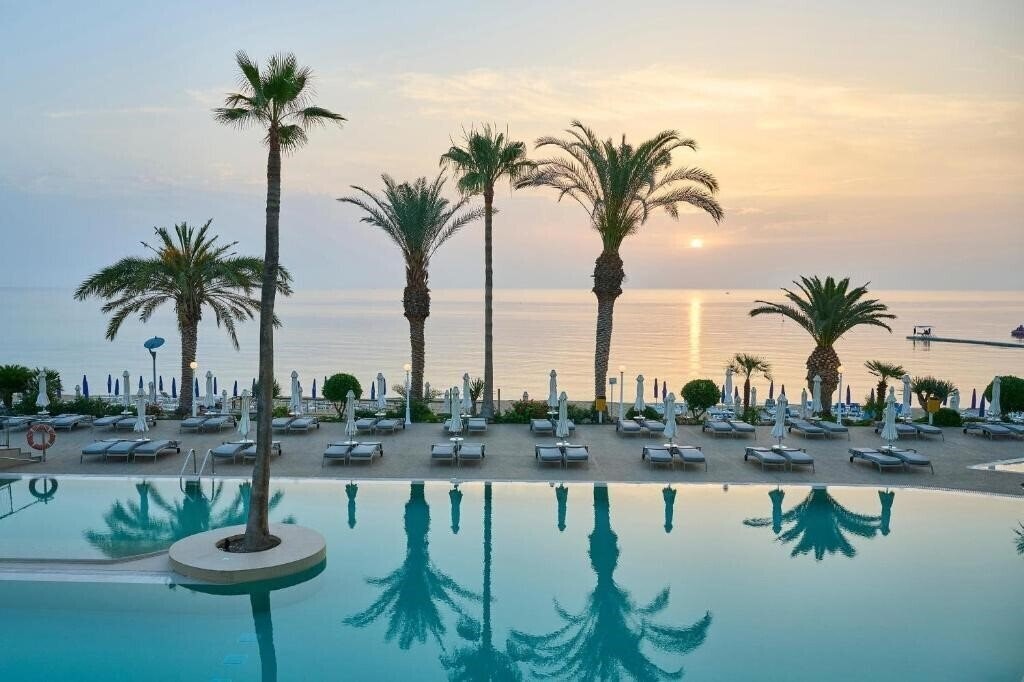 Фото Sunrise Beach 4*