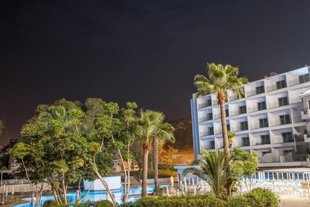 Фото Narcissos Waterpark Resort 4*