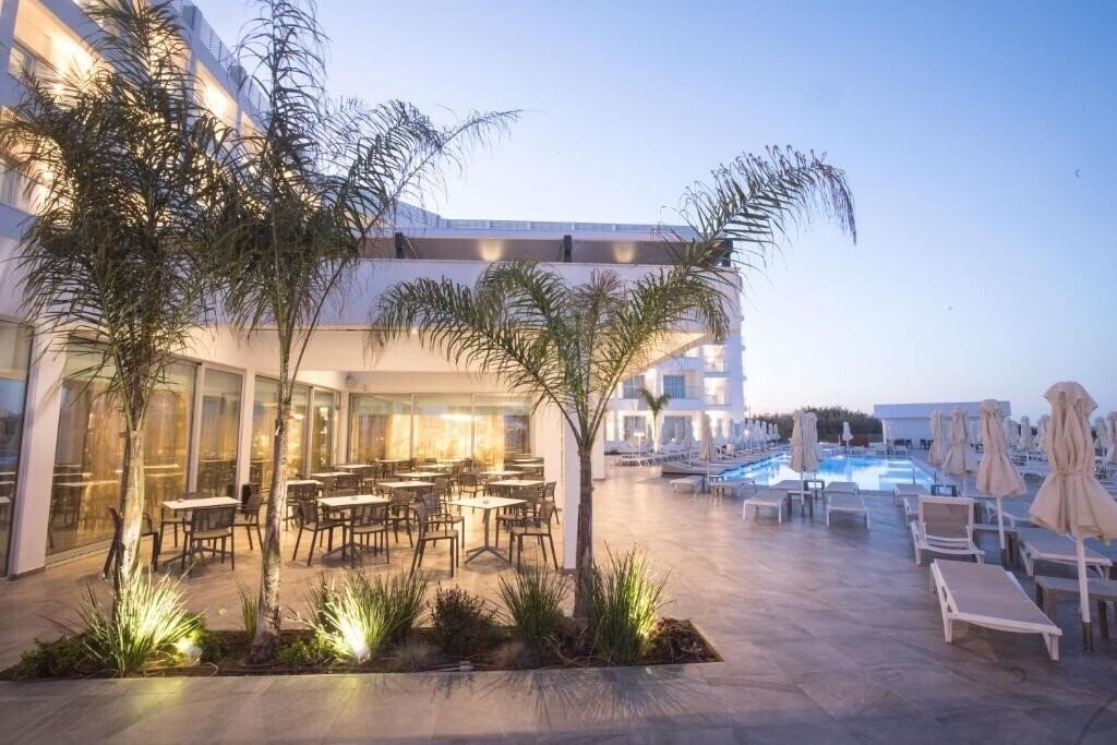 Изображение Evalena Beach Hotel 3*