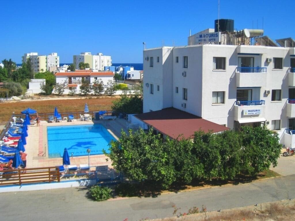 Отель Maouris Apartments апартаменты