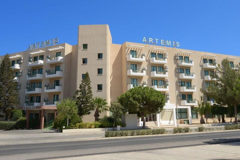Отель Artemis Apts апартаменты