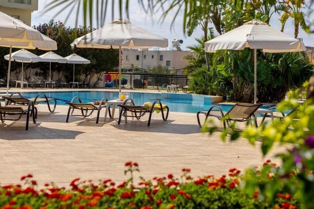 Отель Seagull Hotel Apartments 3*