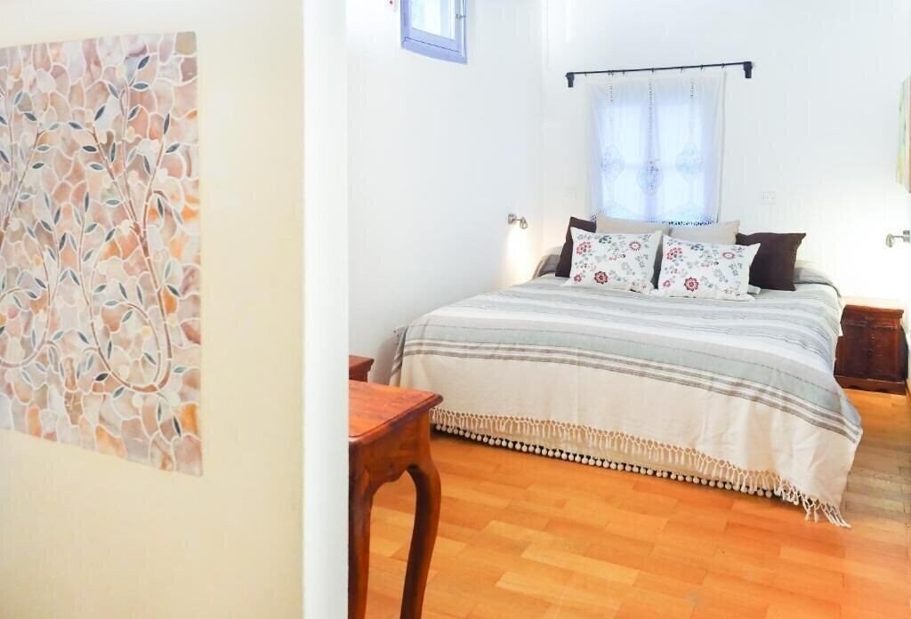 Готель Vasilikos Traditional 2br Apartments 3*