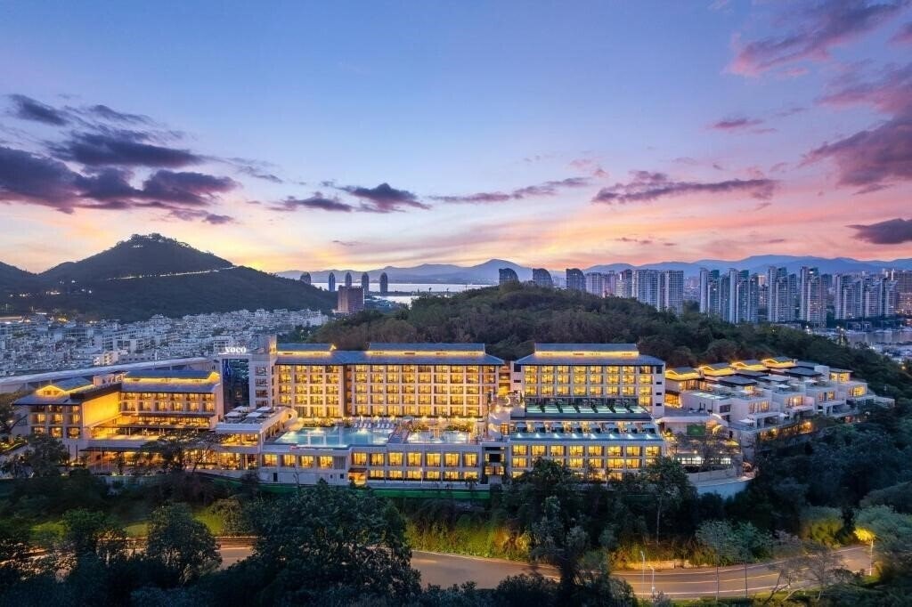 Отель Voco Sanya Dadonghai by IHG 5*