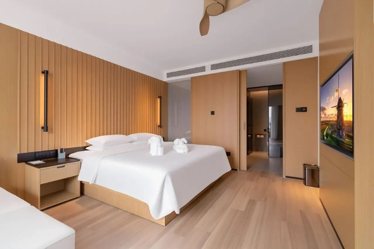 Фото Sanya Dongrong Guest International Hotel 5*
