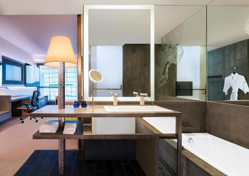 Зображення W Hong Kong 5*