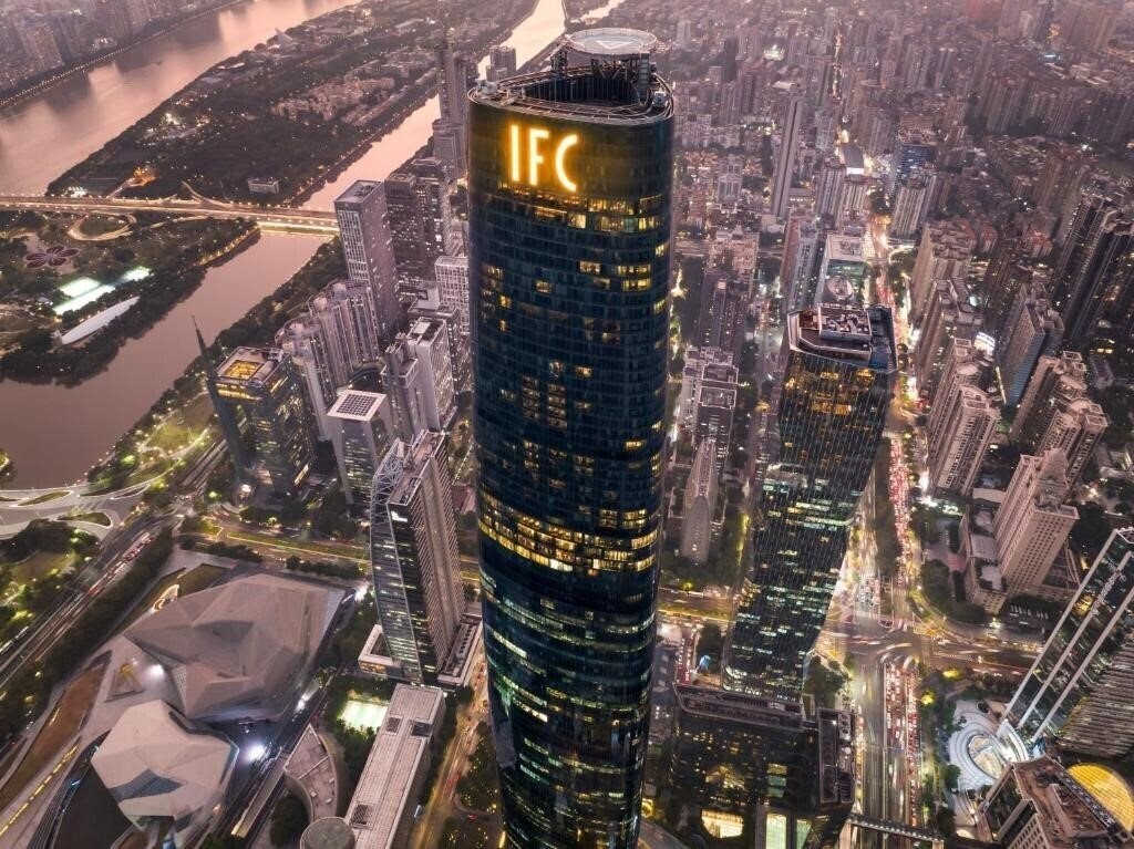 Отель Four Seasons Guangzhou 5*