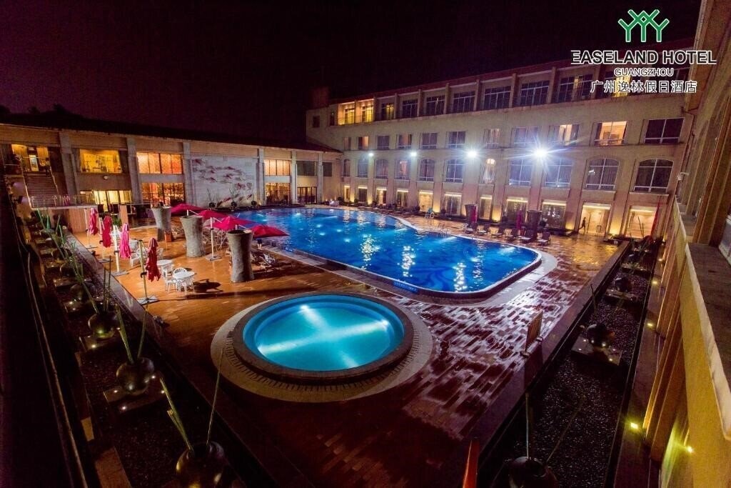 Фото Easeland Hotel 4*