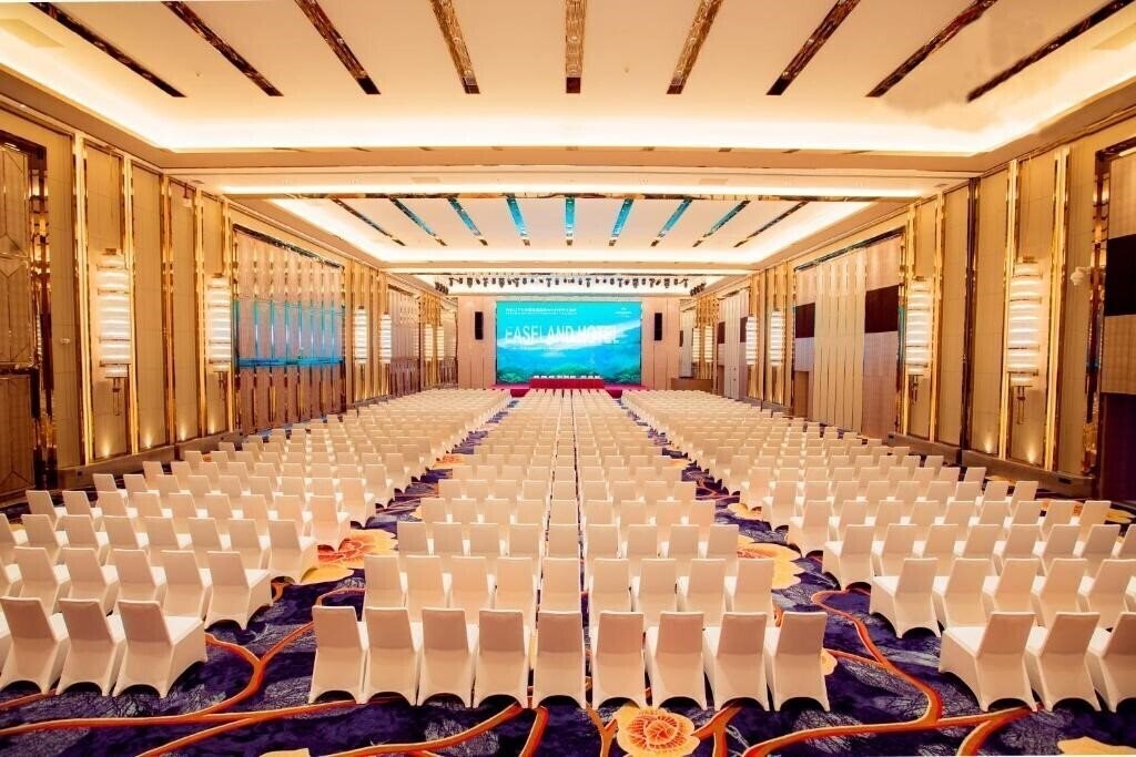 Зображення Easeland Hotel 4*