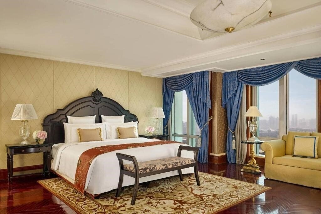 Отель The Ritz-Carlton, Guangzhou 5*