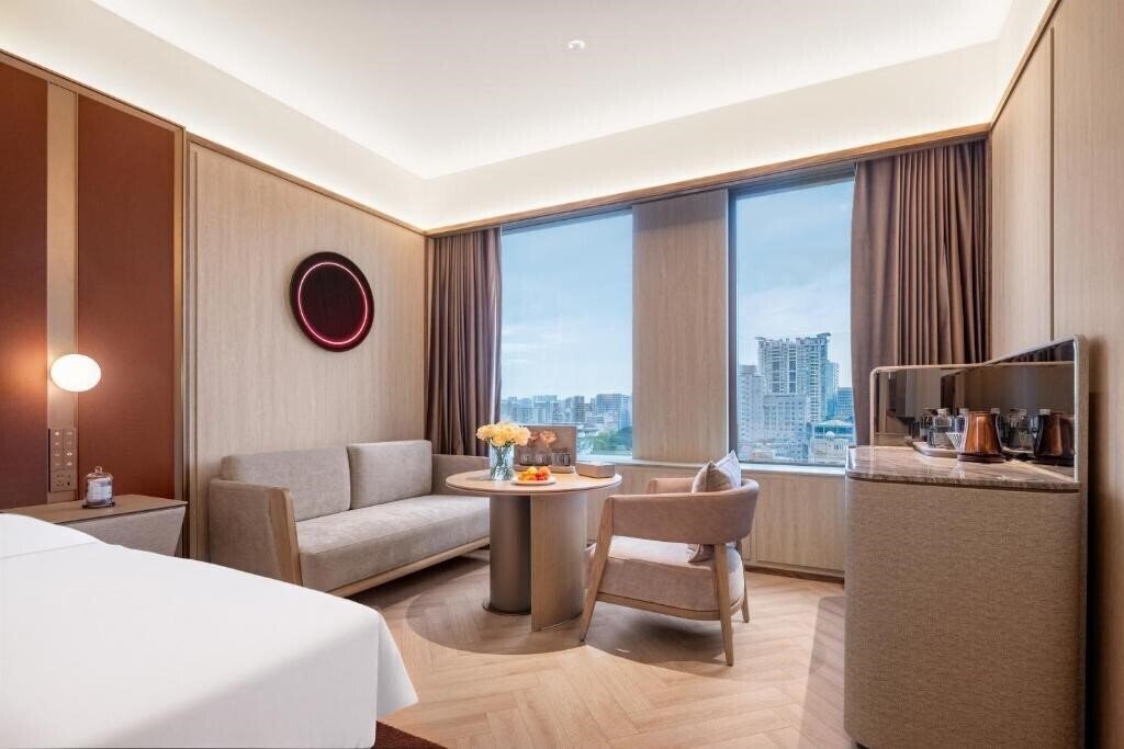Фото Crystal Hotel Guangzhou Beijing Road Pedestrian Street 4*