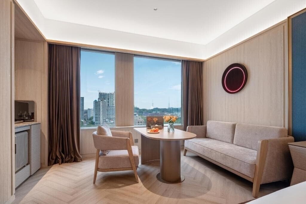 Фотографія Crystal Hotel Guangzhou Beijing Road Pedestrian Street 4*