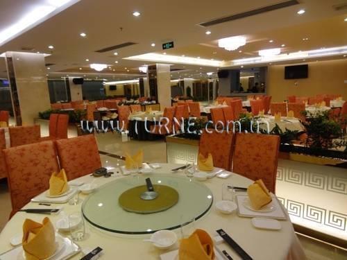 Фотографія Yifeng Hotel 3*