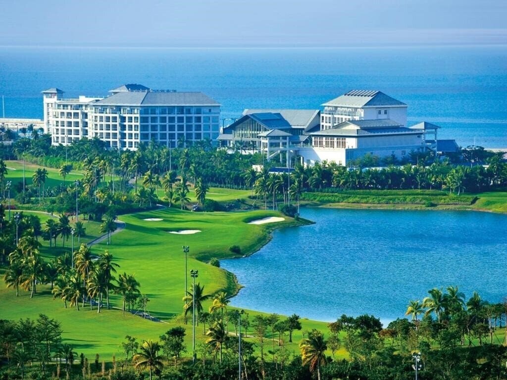 Отель Mingshen Golf & Bay Resort Sanya 4*