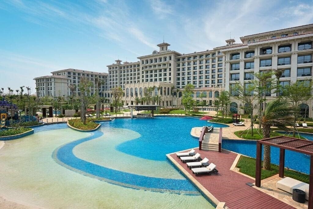 Изображение Hilton Haikou Meilan 5*