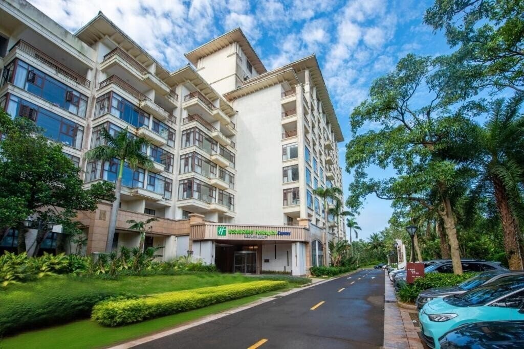 Фото Holiday Inn Express Haikou West Coast 3*