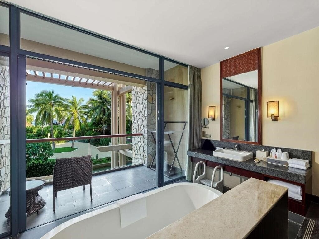 Фотографія Sanya Yalong Bay 99 Resort 4*