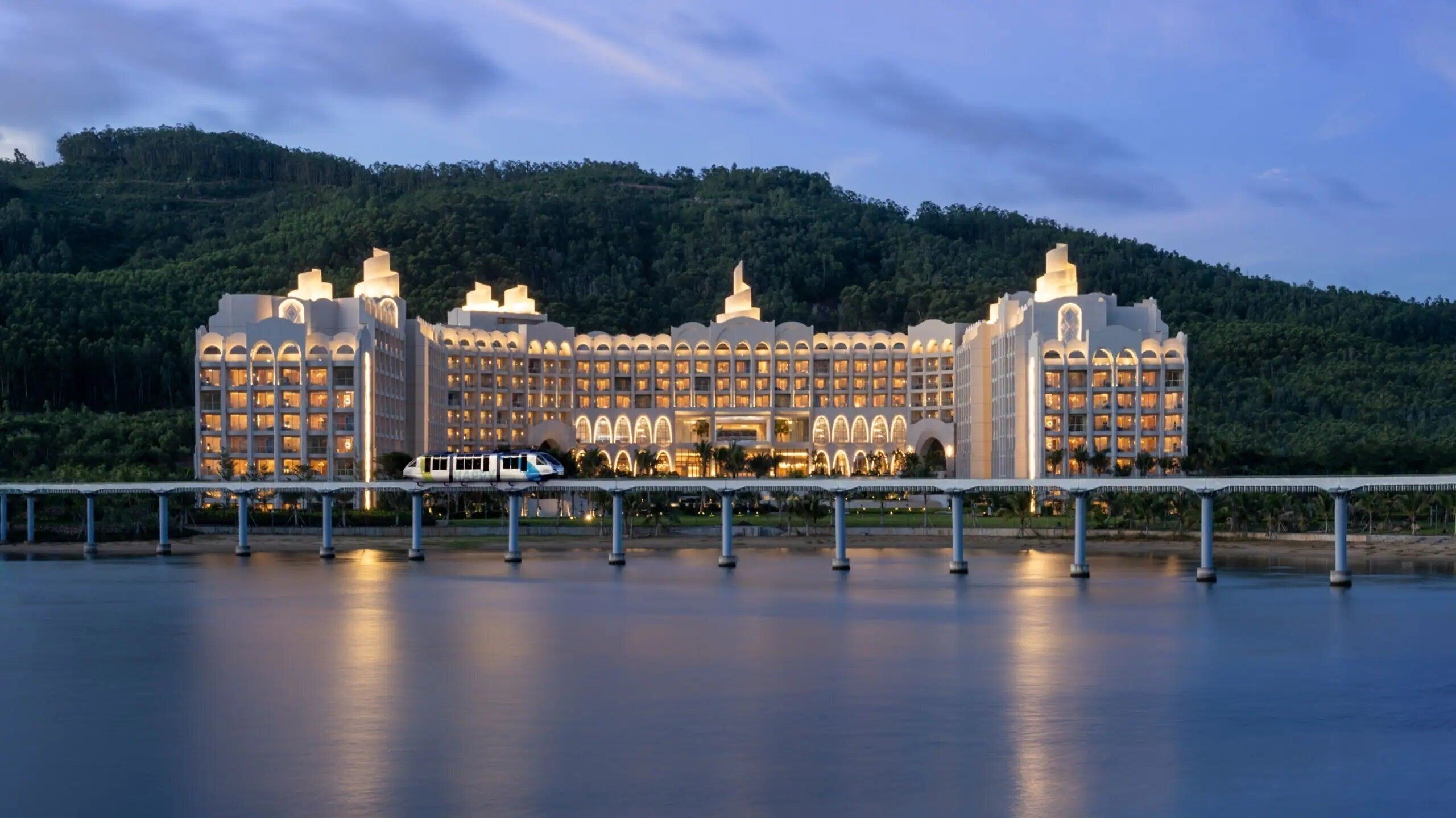 Отель Hyatt Regency Hainan Ocean Paradise Resort 5*