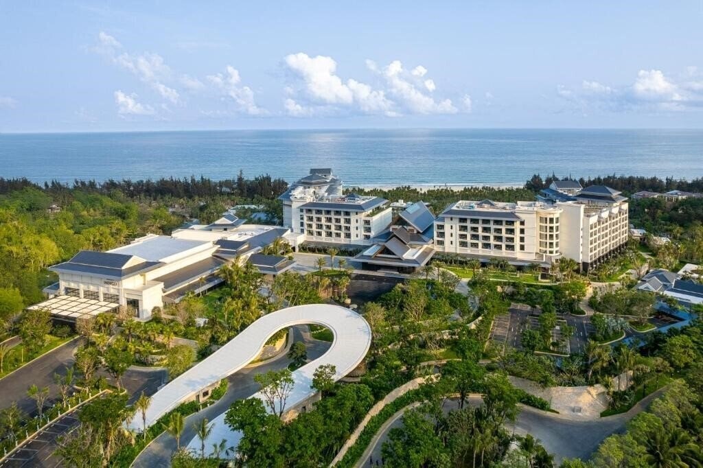 Отель Hotel Indigo Hainan Clear Water Bay, an IHG 5*