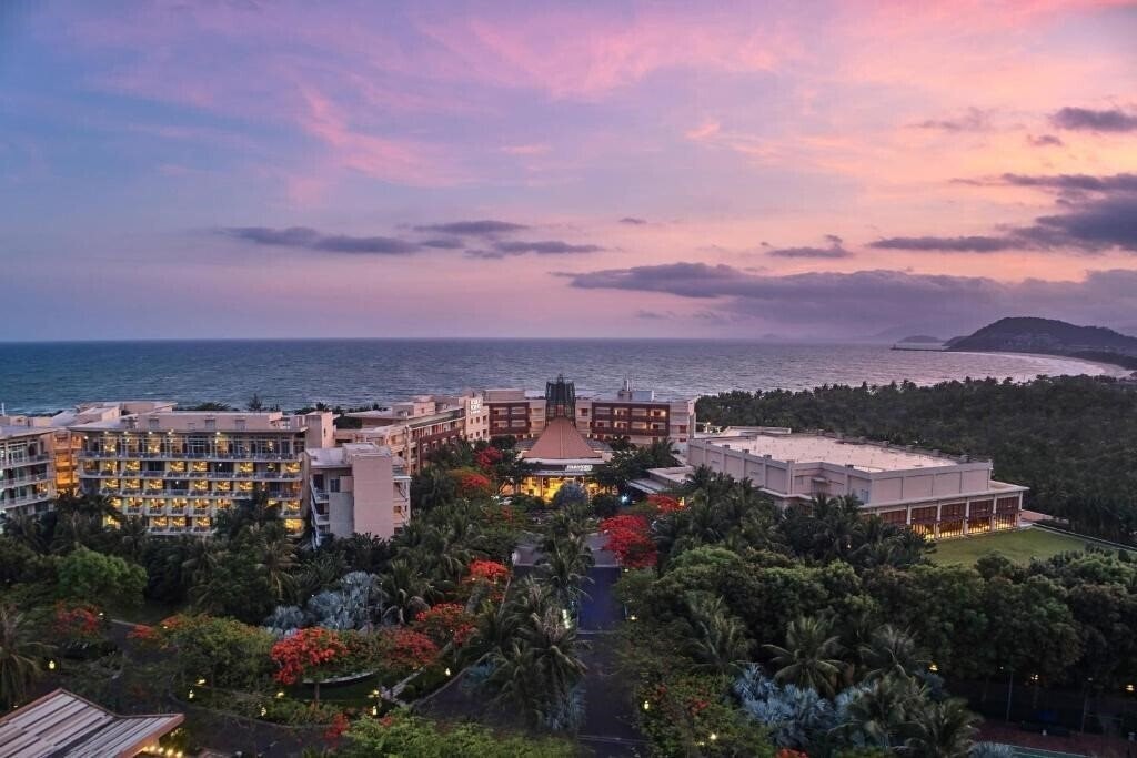 Фото Four Points by Sheraton Shenzhou Peninsula Hotel 5*