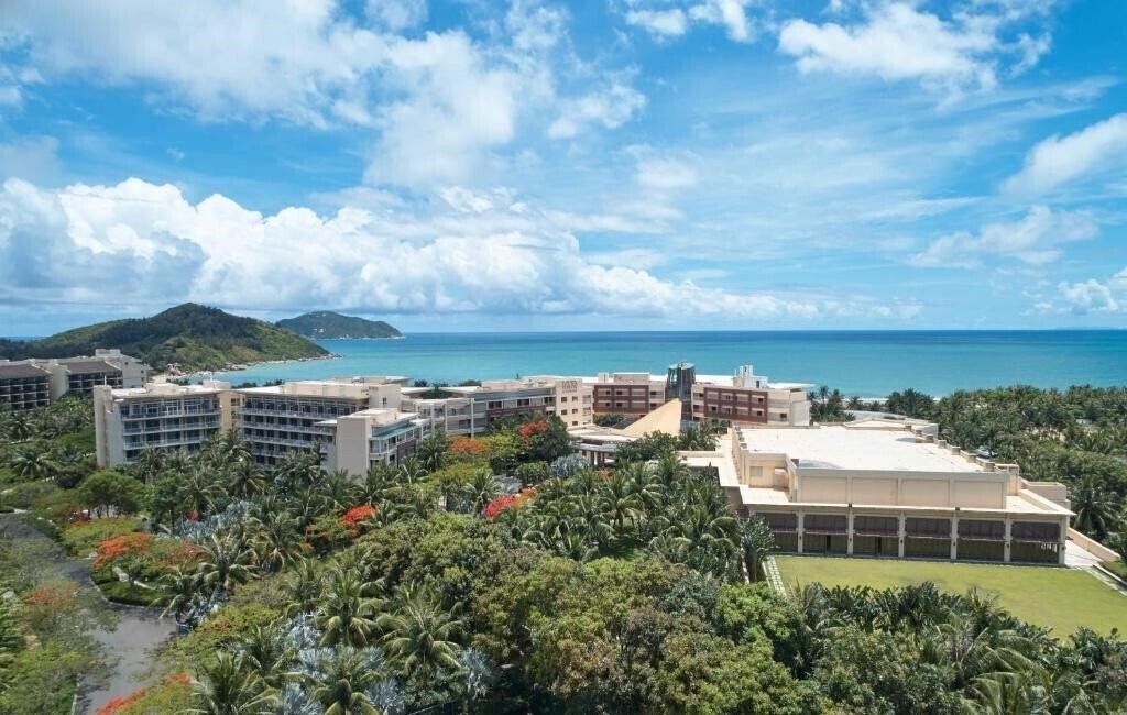 Готель Four Points by Sheraton Shenzhou Peninsula Hotel 5*