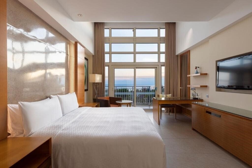Фотографія Four Points by Sheraton Shenzhou Peninsula Hotel 5*