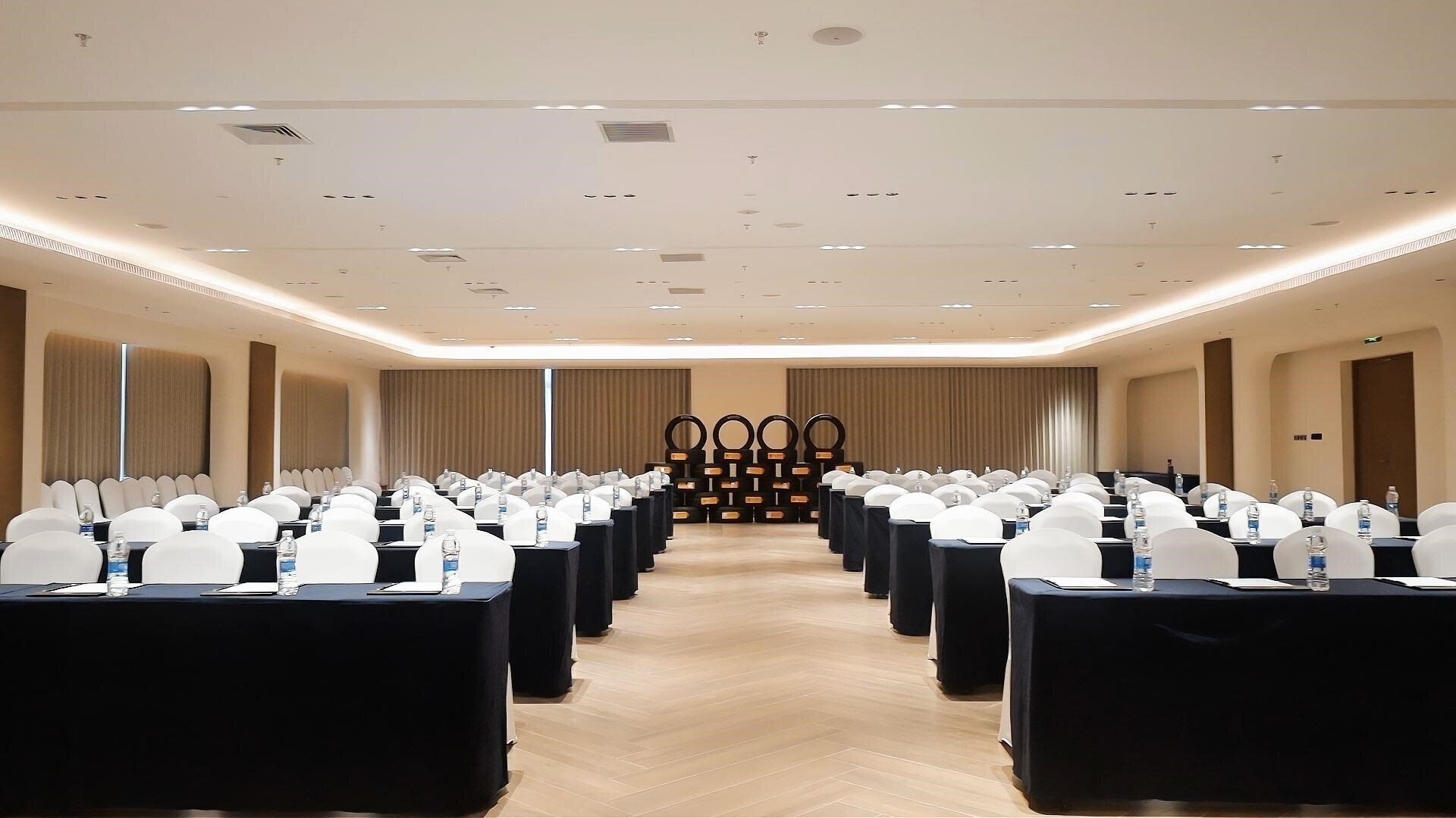 Фото Holiday Inn Resort Wanning Shenzhou Peninsula 5*