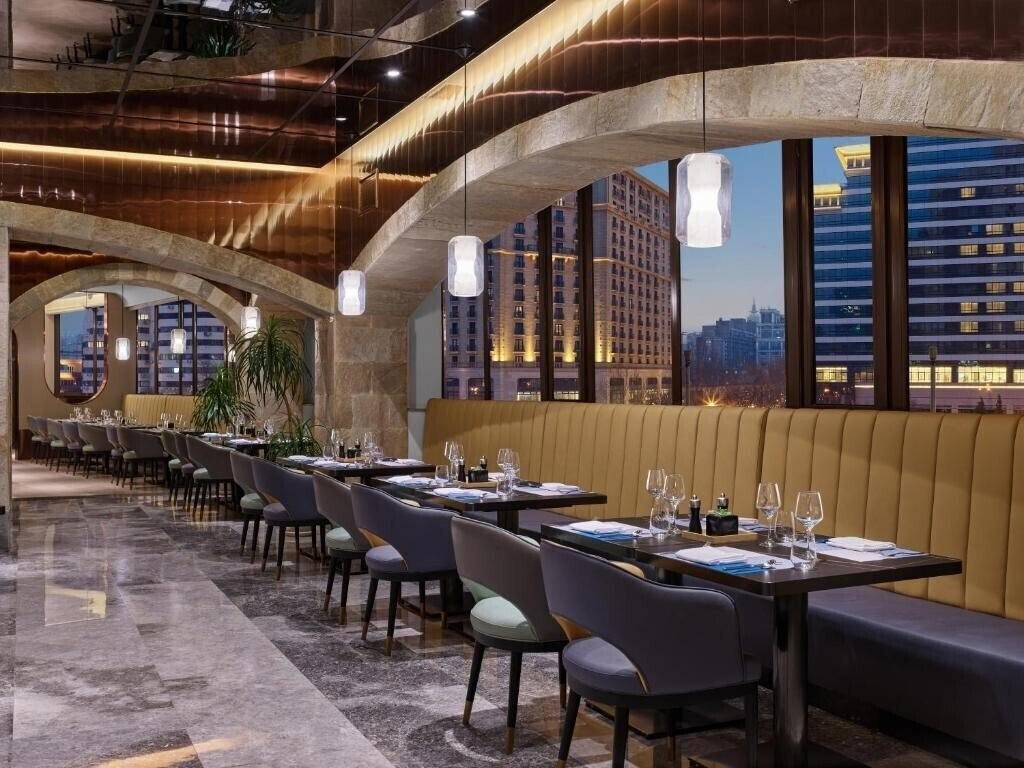 Изображение Poly Plaza 4*