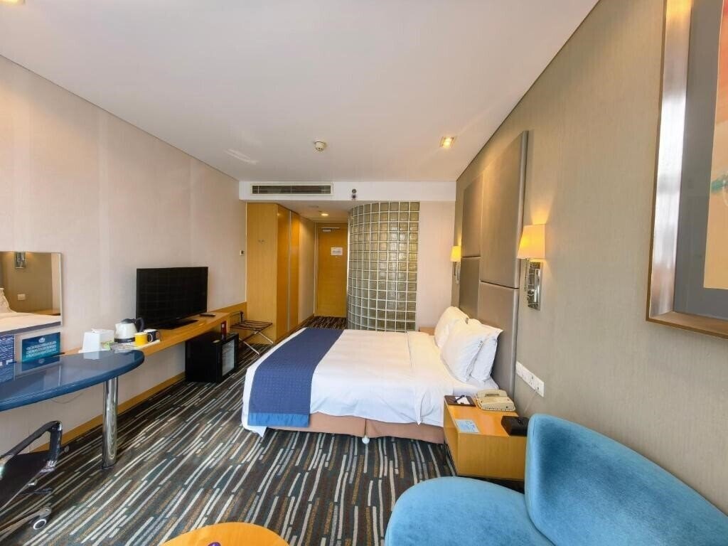 Фото Holiday Inn Express Dongzhimen 3*