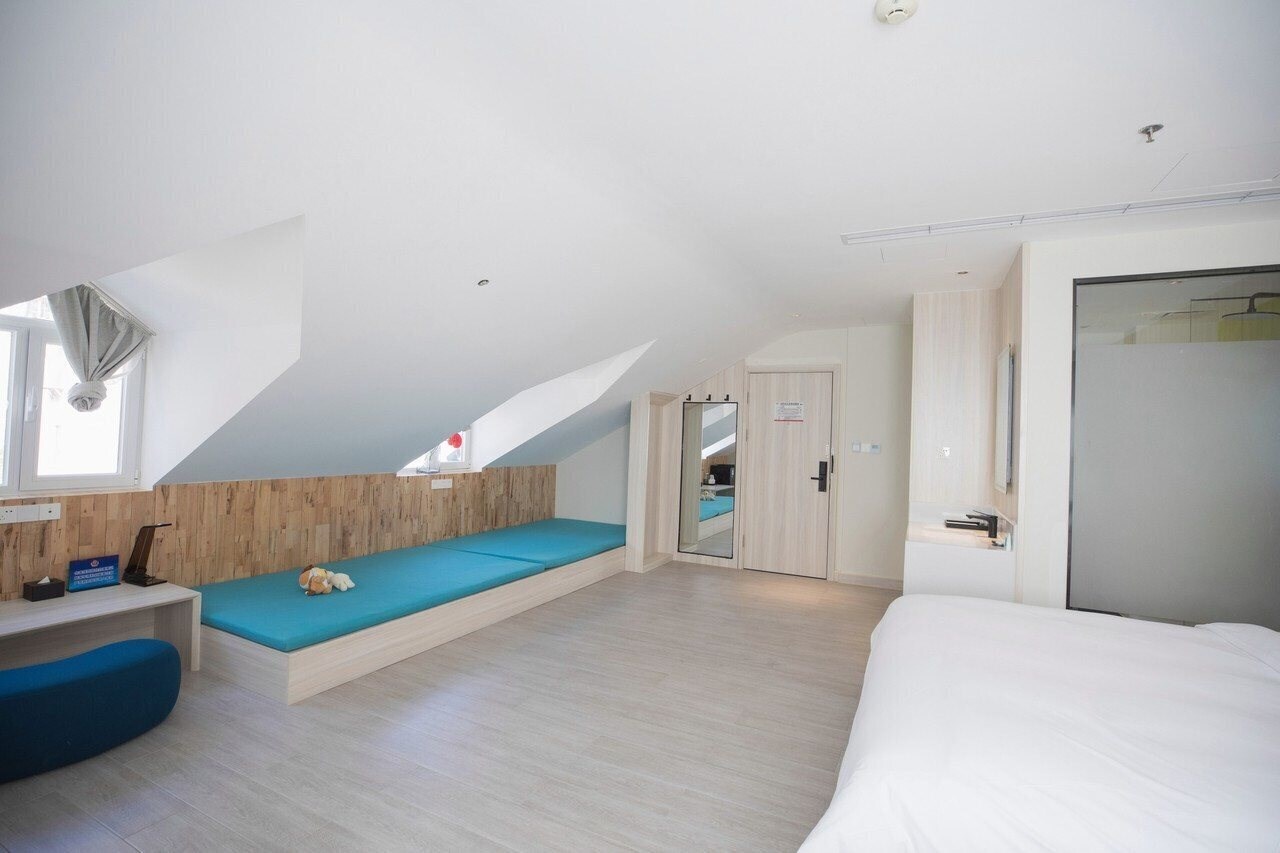 Фотография Shijia Boutique Hotel (Beijing Sanlitun Tuanjiehu Subway Station) 3*