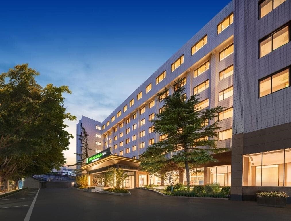 Отель Holiday Inn Express Beijing Downtown by IHG 3*